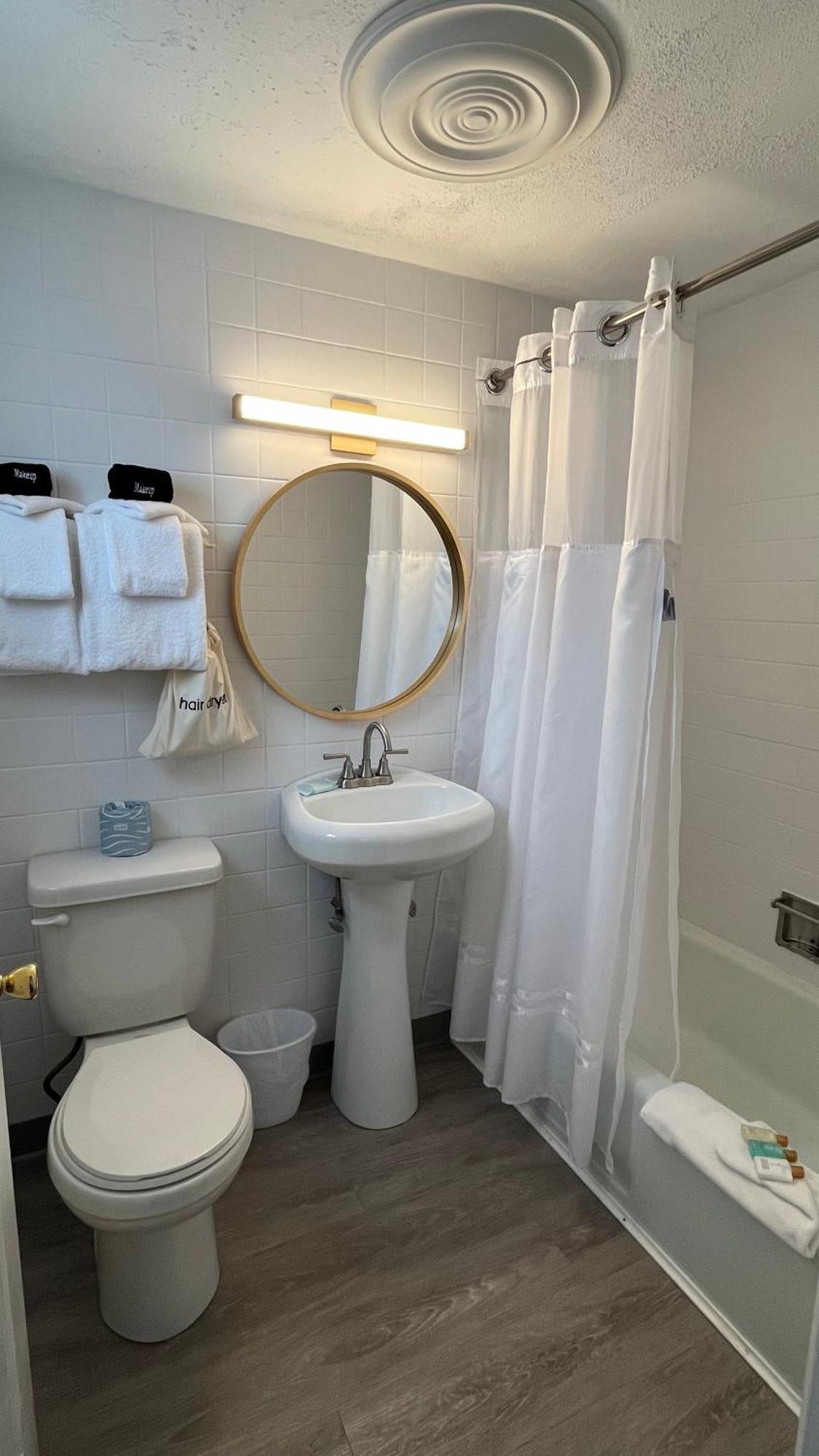 Grand View Motel 2*
